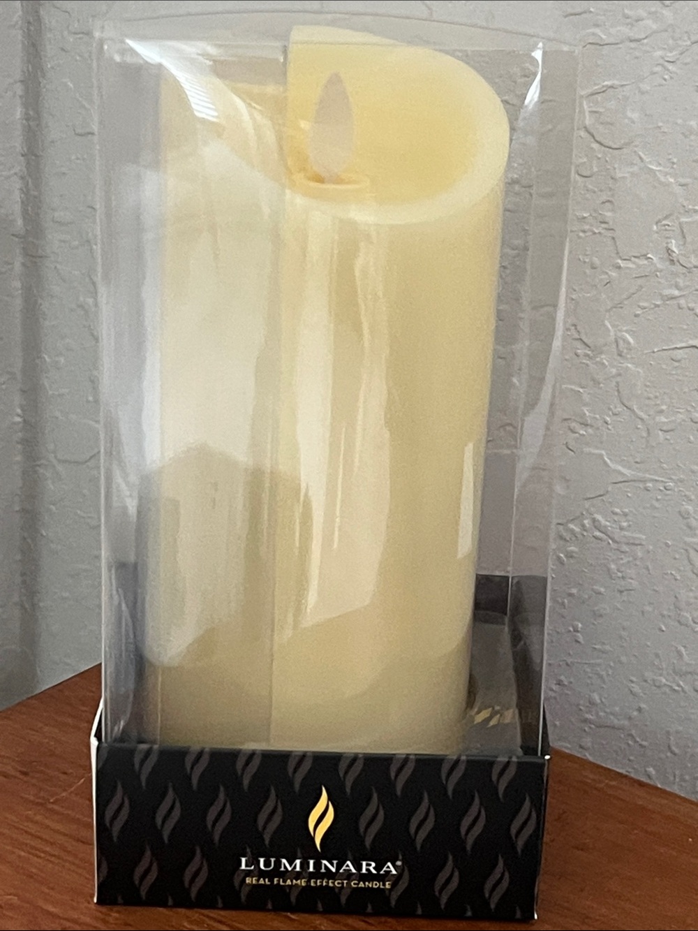 Luminara Cream Vanilla Honey Real Flame Effect Pillar Candle 3 x 6.5 NIB